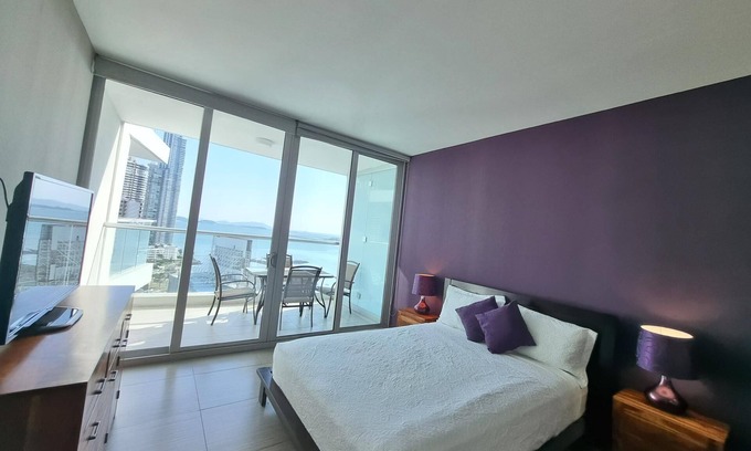 Marbella Apartment | Deluxe room for rent with ocean views and balcony, Exclusive Hotel in Panama