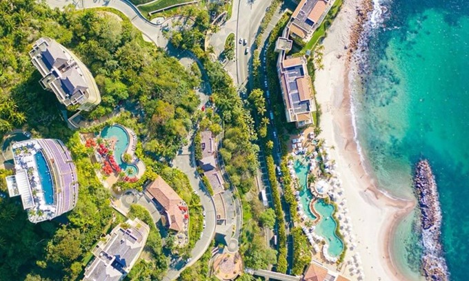 Mismaloya Resort | Deluxe RoomnUnparalleled ocean views from suite’s private terraces