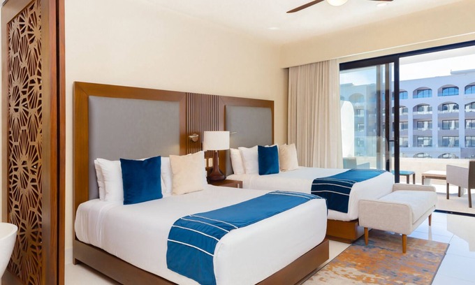 Cabo San Lucas Resort | ✩ Deluxe Studio ✩ 549ft² ✩ Stunning Sunset ✩ Private Terrace ✩