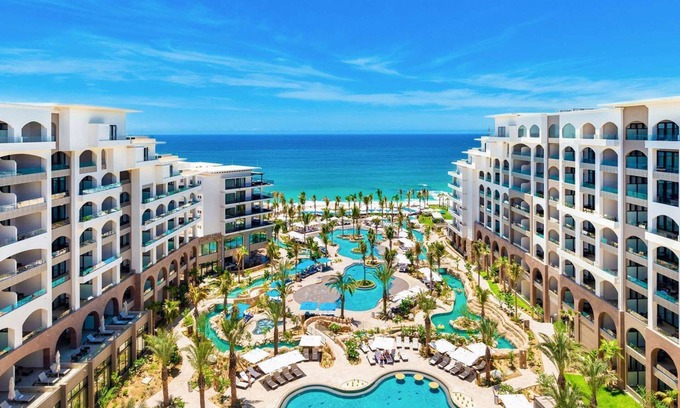 El Rosarito Resort | Deluxe Studio @ 5 star resort on one of the most exclusive beaches in Los Cabos.