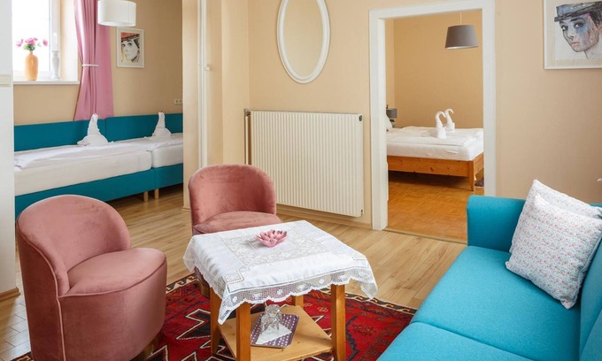 Morbisch am See Cottage | Deluxe Suite mit Kingsize Bett, 2 Schlafräume - Pension Laubenhof