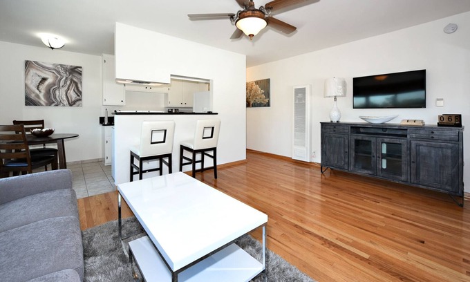 Mar Vista Apartment | Deluxe Upper unit in Mar Vista close to Beach