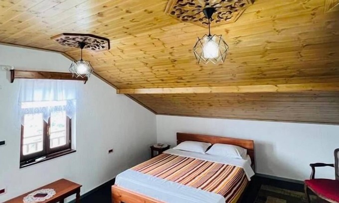 Gjirokaster House | Denis - Private Rooms Guesthouse Gjirokastra