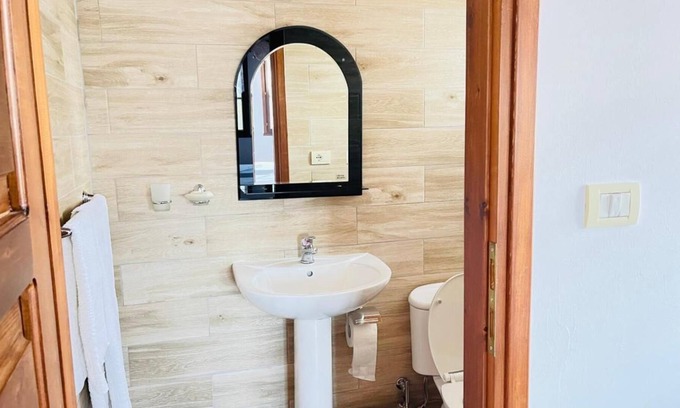 Gjirokaster House | Denis - Private Rooms Guesthouse Gjirokastra