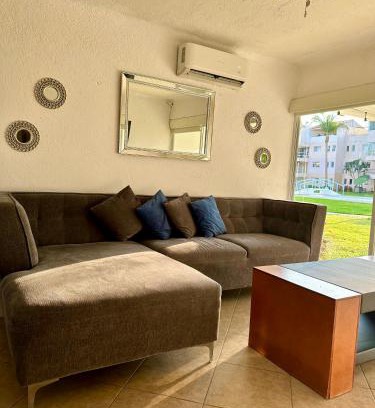 Playa Diamante Apartment | Departamento en Pb frente a la alberca