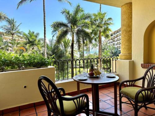 Marina Vallarta Apartment | Departamento Frente a la Playa, Velas Vallarta