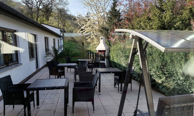 Niedenstein Apartment | Der Elefant - D&B Staycation Resort