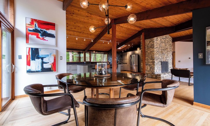 Buechel House | Derby City Deck House - 5 acres in Louisville!