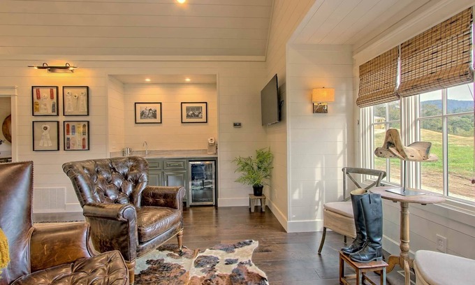 Dillard Cottage | Derby Cottage at Julep Farms