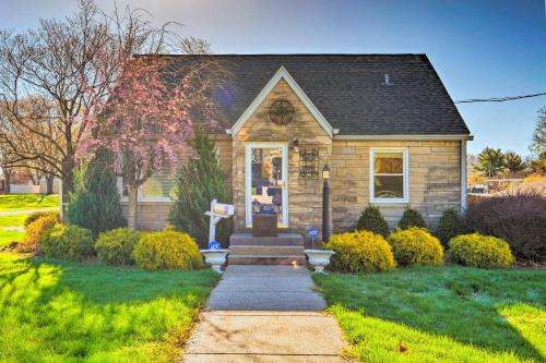 Pleasure Ridge Park House | Derby Season Getaway Louisville Home with Pool