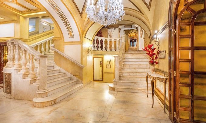 Salario Hotel | Des Epoques Hotel