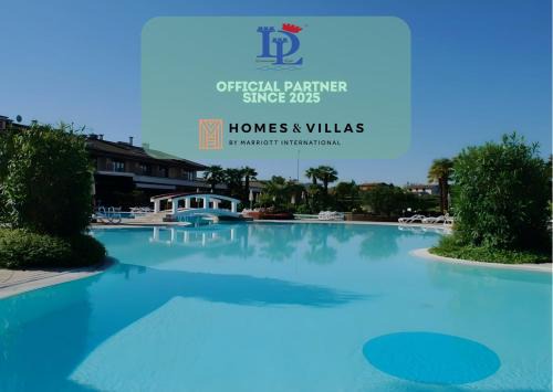 Desenzano del Garda House | DesenzanoLoft Official Partner Homes & Villas by Marriott Bonvoy - H2o inside green residence with 3 pools