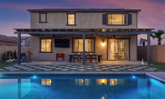 Coachella Cottage | Desert Eden by Avantstay 6BR w/Ensuite Backyard Oasis w/Pool & Hot Tub!