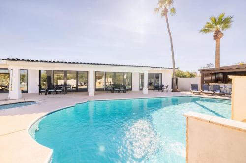 Corvalian Estates House | Desert Escape