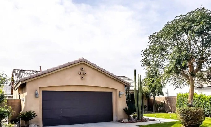 Coachella House | Desert Estrella Retreat: 3BD, 2 Bath, Pet Friendlynn
