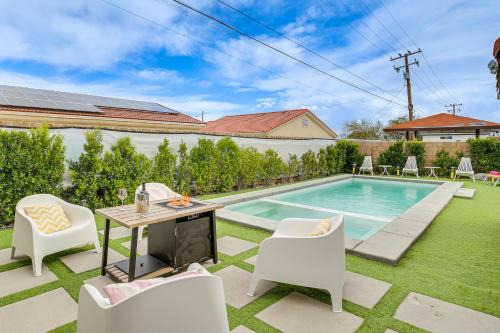 Desert Hot Springs House | Desert Hot Springs Home with Pool and Gas Grill!