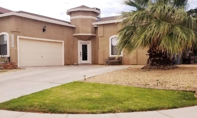 Biggs Field House | DESERT OASIS - ENTIRE BEAUTIFUL HOME!!
