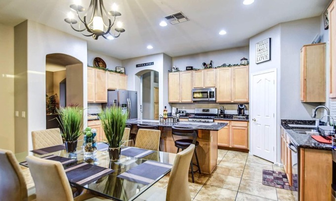 Litchfield Park House | Desert Oasis! NHL, NFL, NASCAR, REOSRT, GOLF, and entertainment.