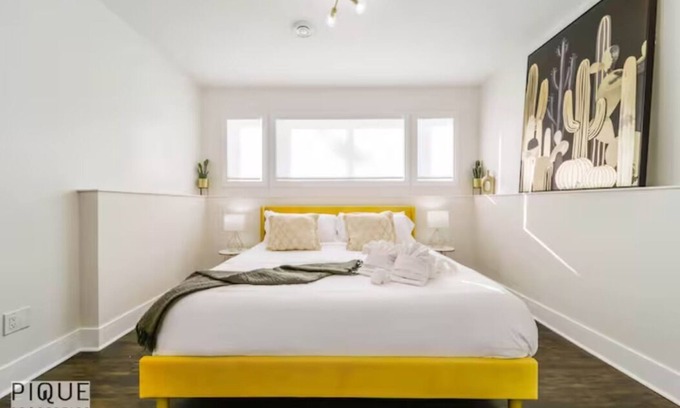 Jasper Place House | Desert Oasis Suite - KING Bed - Fireplace - WiFi!