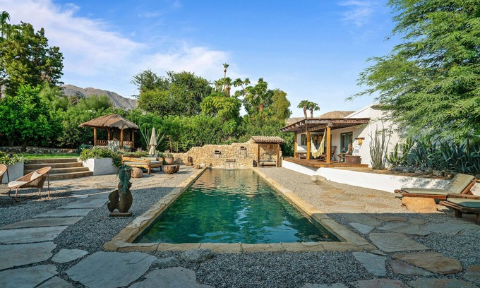 Magnesia Falls Cove House | Desert Oasis with Rustic Elegance