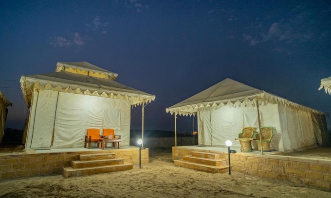 Amar Sagar Pol Hotel | Desert Overnight Camp & Resort