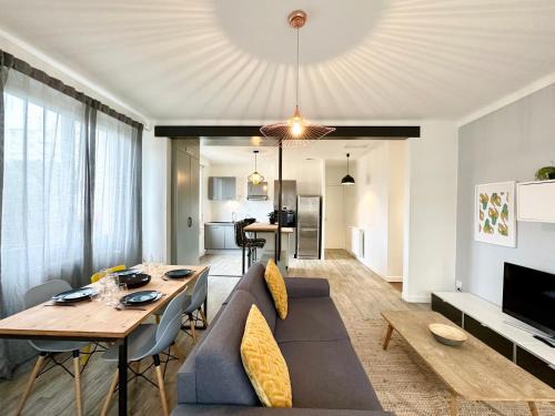 Mont-de-Marsan Apartment | Design Moderne Spacieux - Hyper Centre - Parking