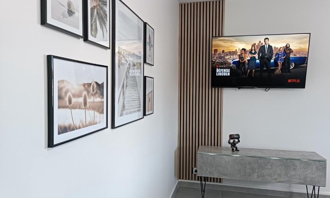 Laverune Apartment | Design Therapy