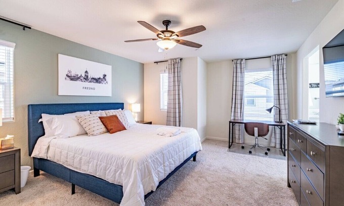 Raisin House | Designer 3.5 Bedroom, 2023 Built Home in Fresno near the Airport & Clovis