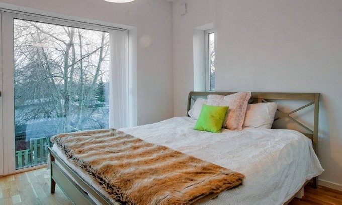 Sollentuna House | Designer house Stockholm - Arlanda Metro line