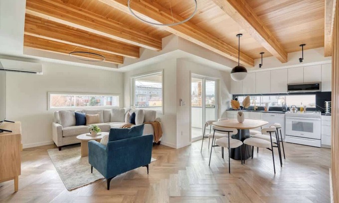 Alberta Arts District House | Designer Townhome in Alberta Arts + In-Law Suite