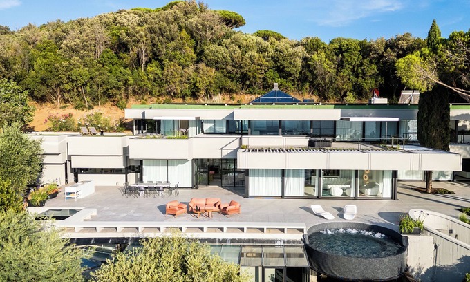 Punta Ala Villa | Designer villa with panorama, welness, hot tub, cinema, beach