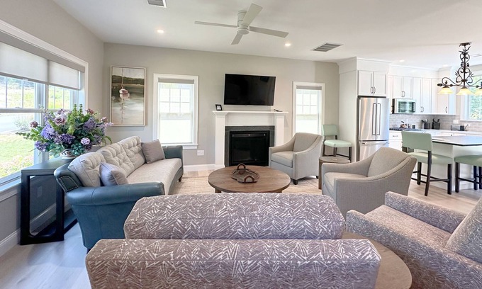 Arundel Cottage | Designers Dream Home with Pool!