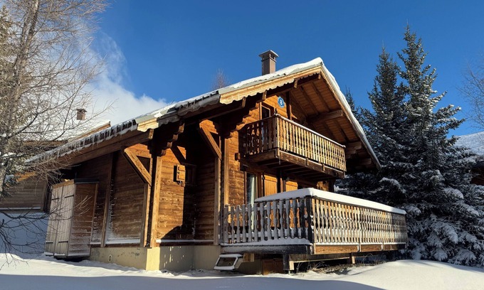 La Toussuire Ski Chalet | Detached Savoyard chalet