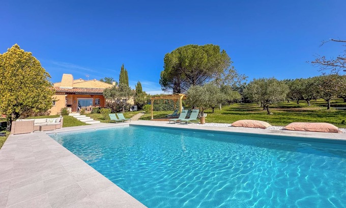 Aups Other | Detached 200m2, 5 bedroom Mas, heated pool 15 x 5m, air con, 5000m2 gardens