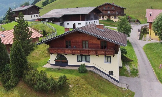 Grossarl Ski Chalet | Detached chalet with wellness and wood-burning stove