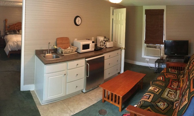 Evergreen Apartment | Detached condo near Overton Park, Memphis