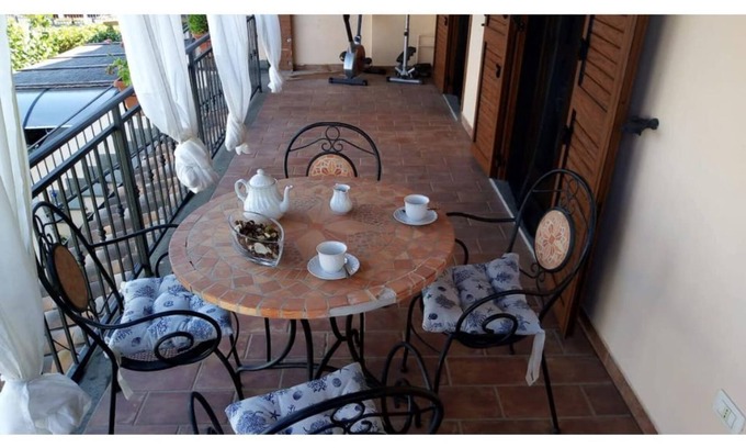 Pescia Romana Apartment | Detached cottage portion close to the sea