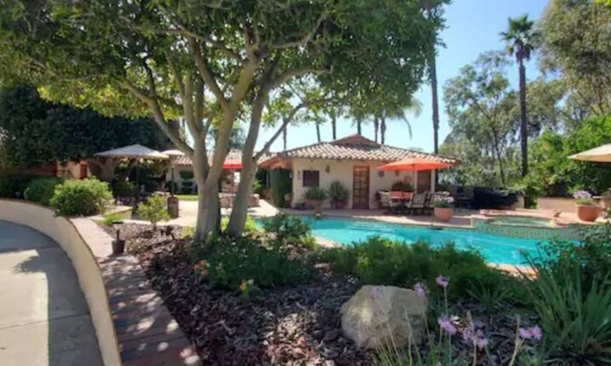 Fallbrook House | Detached guest house on private gated Spanish Estate with a pool, Temecula close