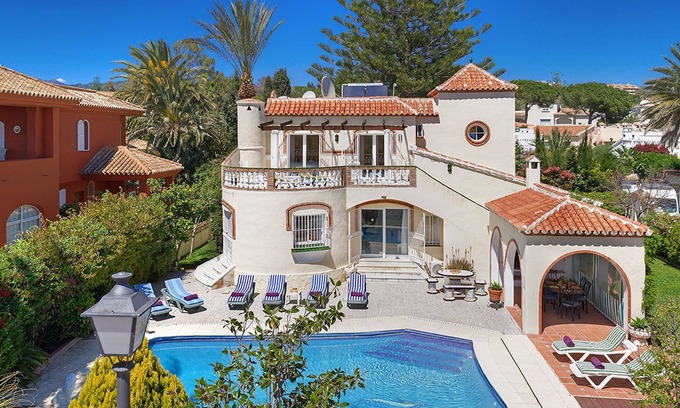 Urbanizacion Marbessa Villa | Detached Holiday Villa with private swimming Pool in Marbella
