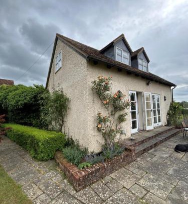 Stevenage House | Detached Lodge at Holmes Farm