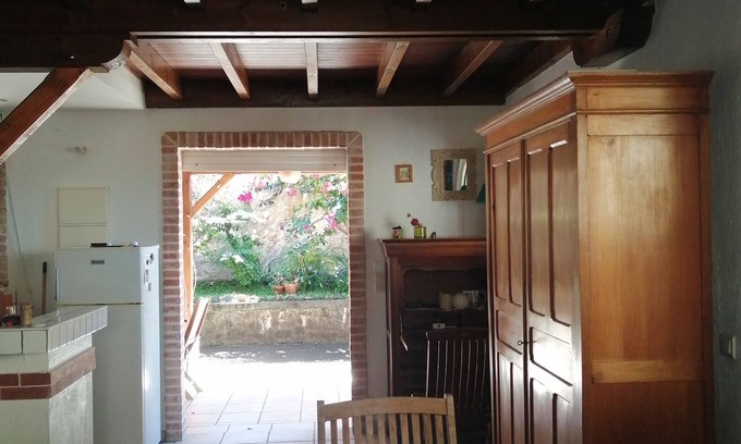 Saint-Claude House | Detached town house with garden