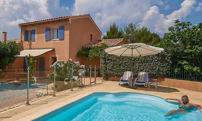 Nans-les-Pins Villa | Detached villa with a dishwasher, in green surroundings