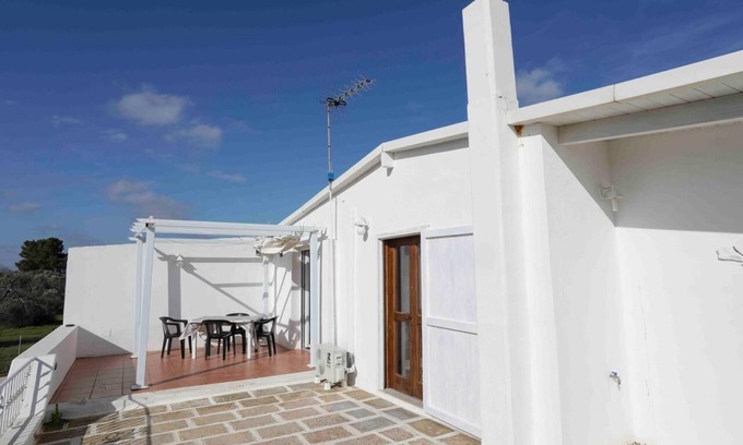 Leverano Villa | Detached villa with above-ground pool