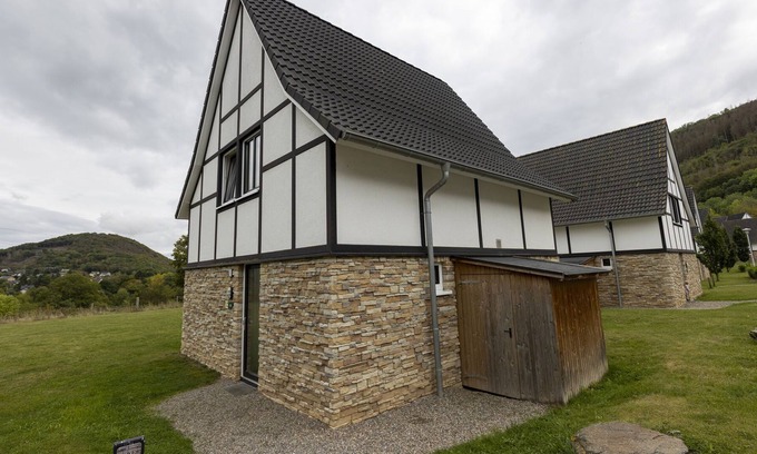 Heimbach Villa | Detached villa with sauna, with view at the Rursee