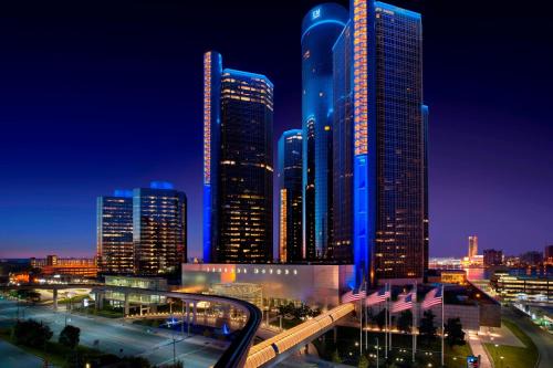 Downtown Detroit Hotel | Detroit Marriott at the Renaissance Center