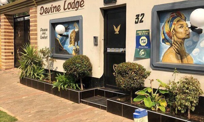 Greater Johannesburg Metropolitan Area House | Devine lodge Yeovile