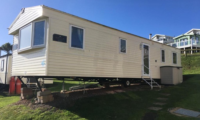 Uplands House | Devon Cliffs Exmouth Sandy Bay 3 bedrooms