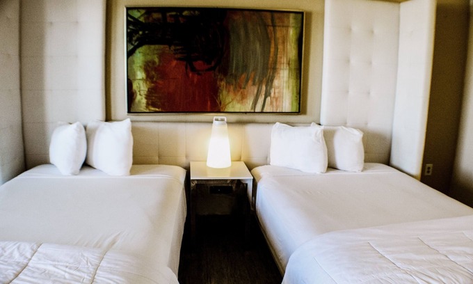Rosamond Hotel | Devonshire Inn