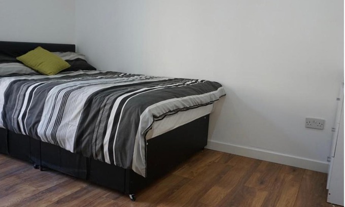 Dewsbury Apartment | Dewsbury Town Centre Apartment