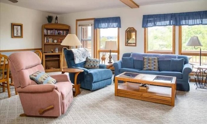 Davis Condo | DF78- Awesome amenities! Pool!